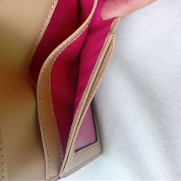 NWOT Kate Spade Bifold Snap Wallet + FREE GIFT - Picture 13 of 15